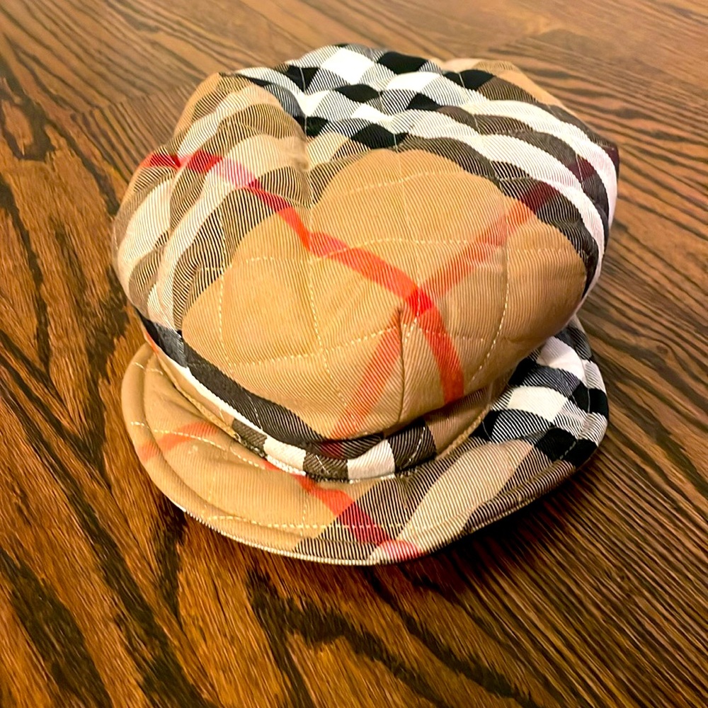 Authentic Burberry Hat in Excellent condition. Never worn.